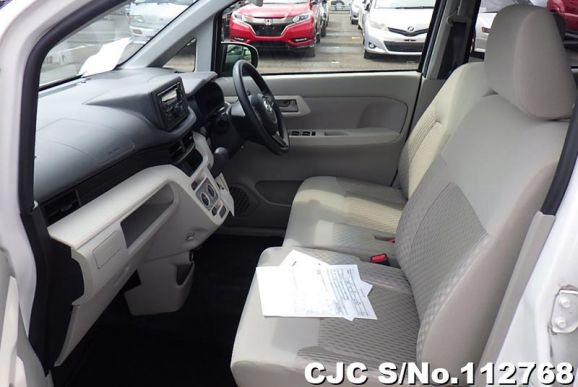 Daihatsu Move in White for Sale Image 11