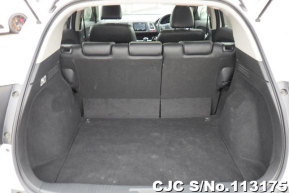 Honda Vezel in Pearl for Sale Image 11