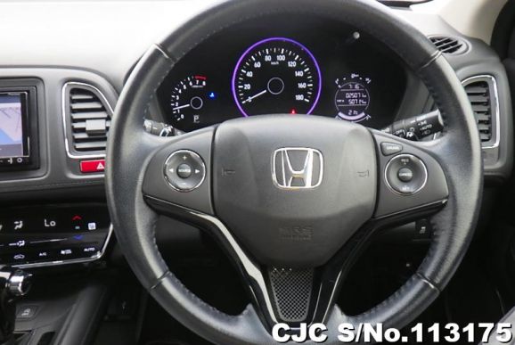 Honda Vezel in Pearl for Sale Image 8