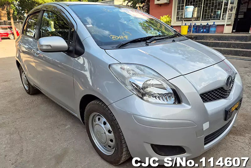 2008 Toyota / Vitz Stock No. 114607