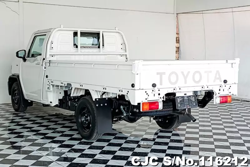 2024 Toyota / Hilux / Champ Stock No. 116212