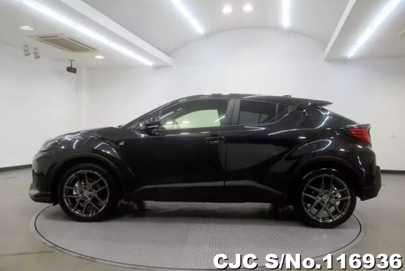 2023 Toyota / C-HR Stock No. 116936