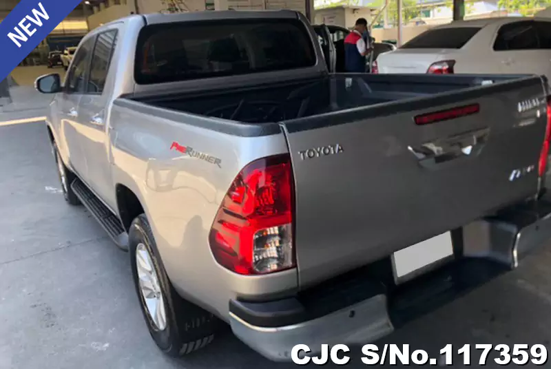 Toyota Hilux in Silver for Sale Image 1