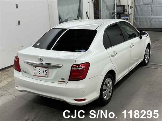 Toyota Corolla Axio in White for Sale Image 2