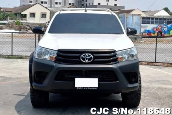 Toyota Hilux in White for Sale Image 2