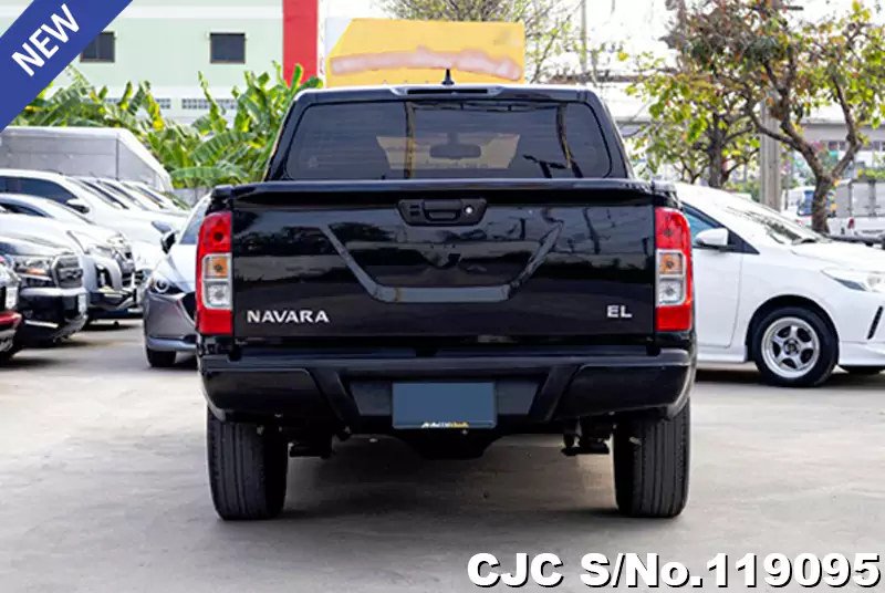 Nissan Navara in Black for Sale Image 5