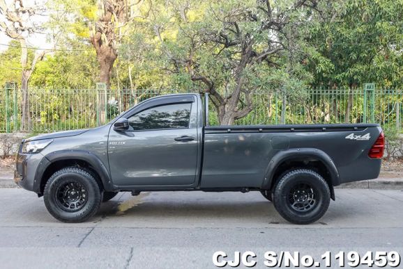Toyota Hilux in Gray for Sale Image 8