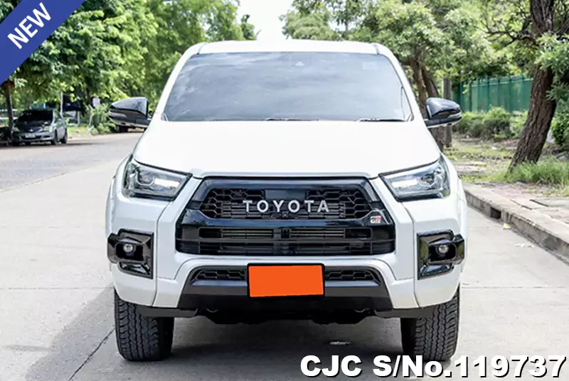 Toyota Hilux in White for Sale Image 4