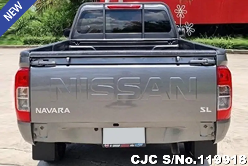 Nissan Navara in Gray for Sale Image 5