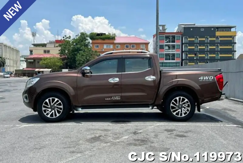 Nissan Navara in Brown for Sale Image 3