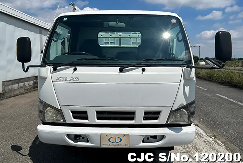 2005 Nissan / Atlas Stock No. 120200