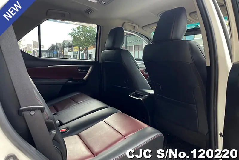 2019 Toyota / Fortuner Stock No. 120220