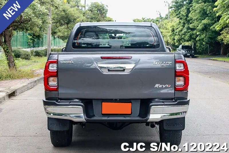 Toyota Hilux in Gray for Sale Image 5