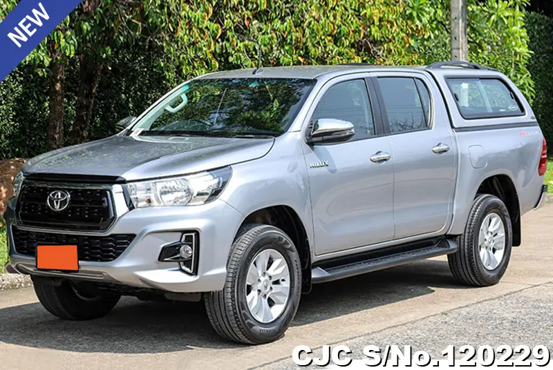 Toyota Hilux in Silver for Sale Image 3