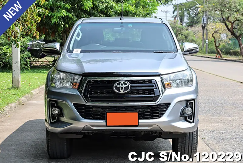 Toyota Hilux in Silver for Sale Image 4