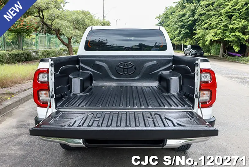 2021 Toyota / Hilux / Revo Stock No. 120271