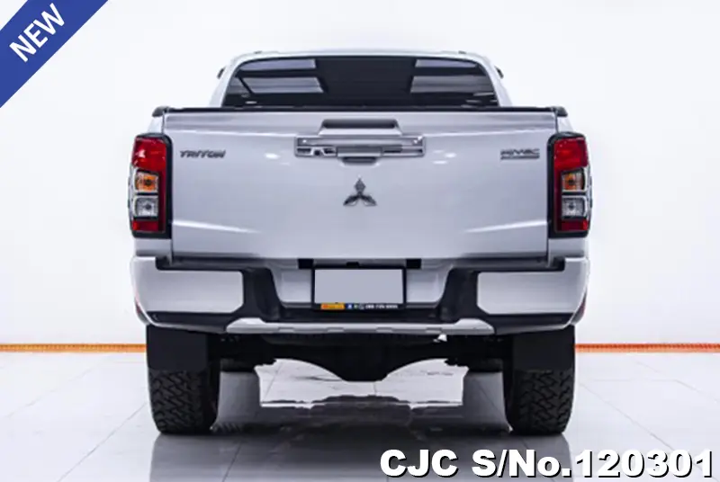 2020 Mitsubishi / Triton Stock No. 120301