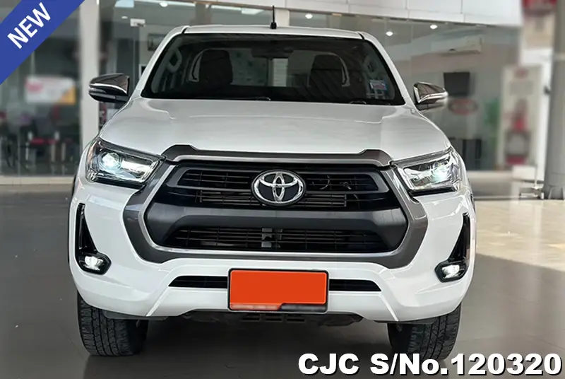 Toyota Hilux in White for Sale Image 3