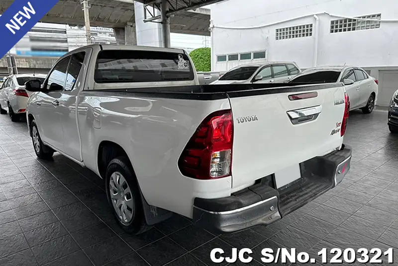 Toyota Hilux in White for Sale Image 1