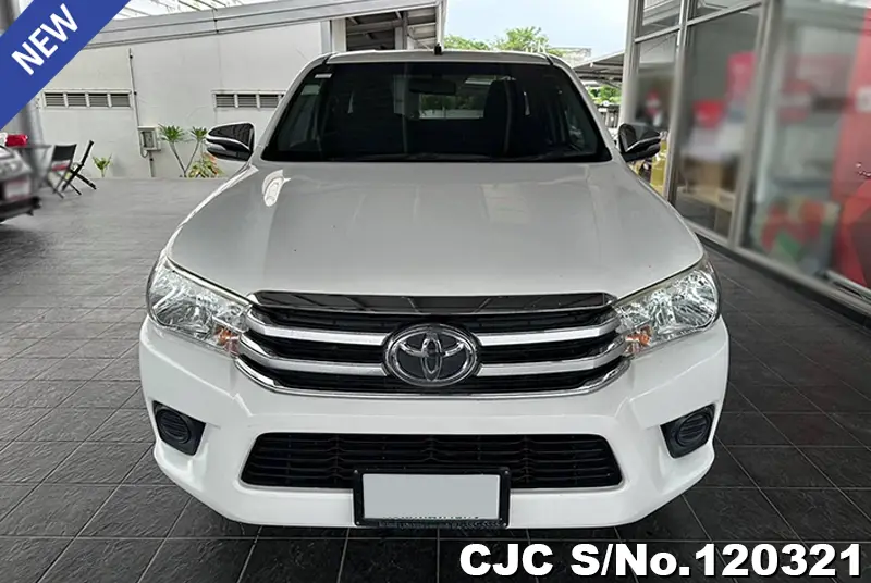 Toyota Hilux in White for Sale Image 3