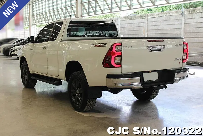 Toyota Hilux in White for Sale Image 1