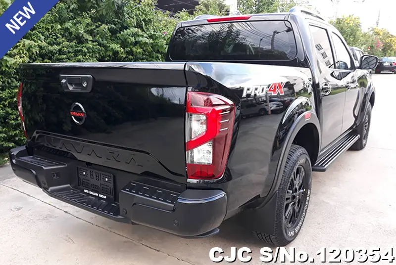 Nissan Navara in Black for Sale Image 1