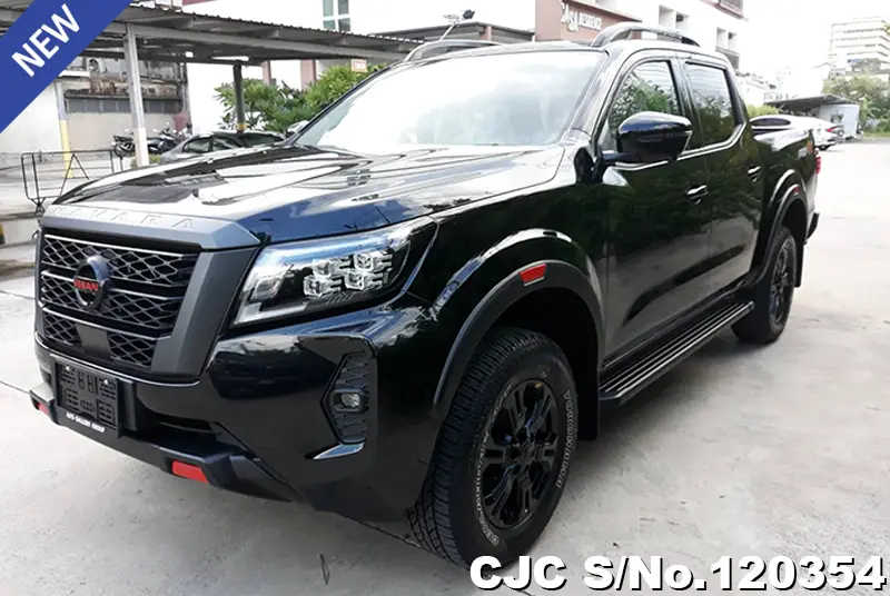 Nissan Navara in Black for Sale Image 3