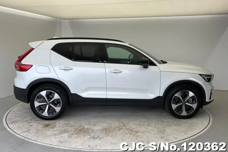 2023 Volvo / XC40 Stock No. 120362