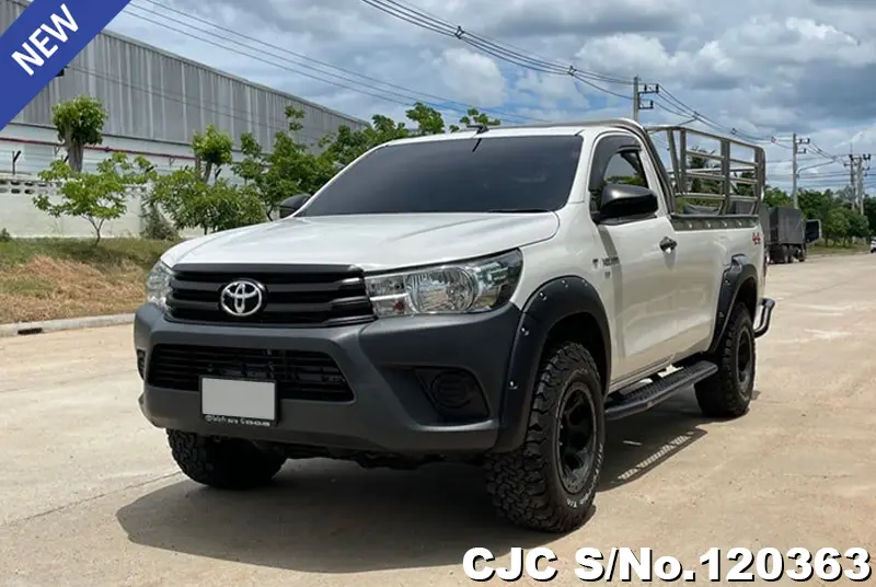 Toyota Hilux in White for Sale Image 3