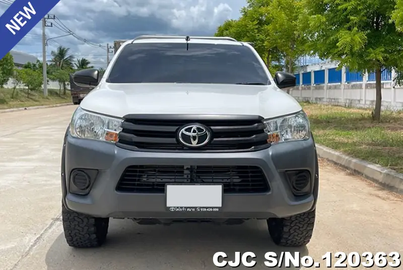 Toyota Hilux in White for Sale Image 4