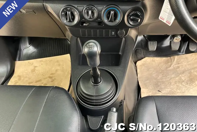 2019 Toyota / Hilux / Revo Stock No. 120363