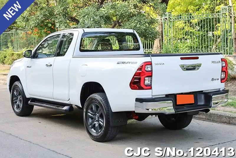 Toyota Hilux in White for Sale Image 1