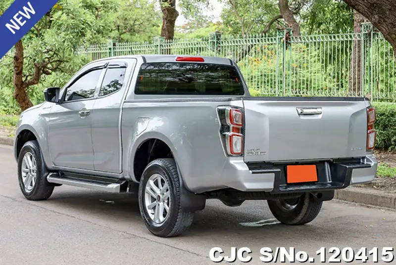 Isuzu D-Max in Silver for Sale Image 1