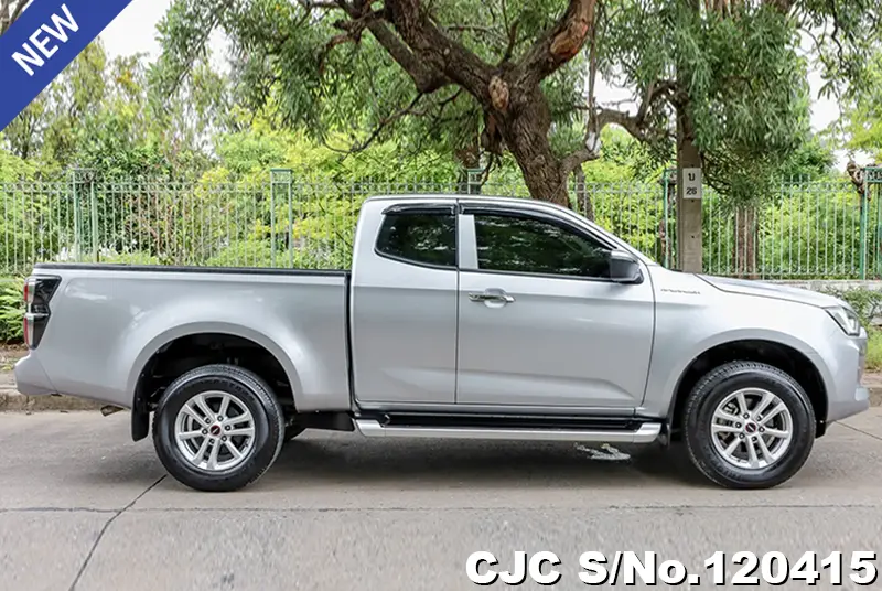 Isuzu D-Max in Silver for Sale Image 6