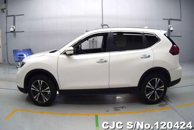 2019 Nissan / X-Trail Stock No. 120424