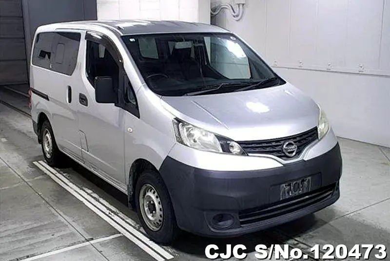 Nissan / NV200 2010