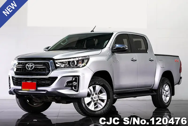 Toyota Hilux in Silver for Sale Image 3