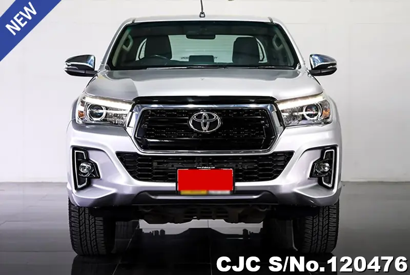 Toyota Hilux in Silver for Sale Image 4