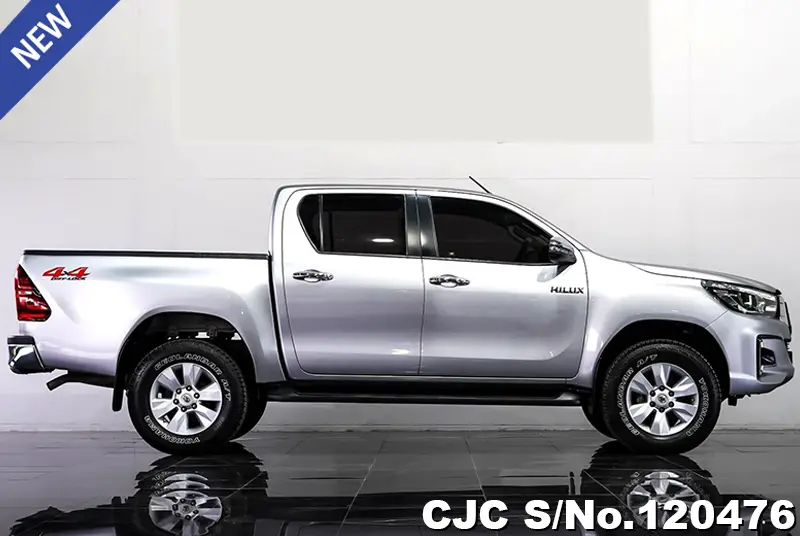 Toyota Hilux in Silver for Sale Image 6