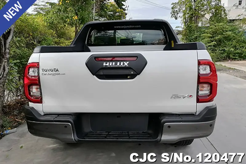 Toyota Hilux in White for Sale Image 3