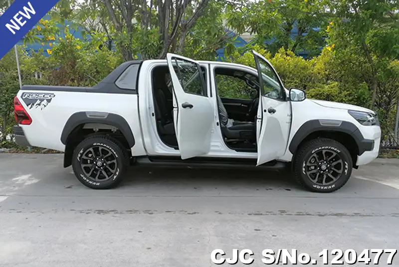 Toyota Hilux in White for Sale Image 6