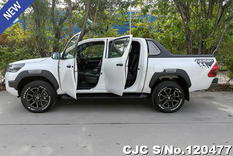 Toyota Hilux in White for Sale Image 7