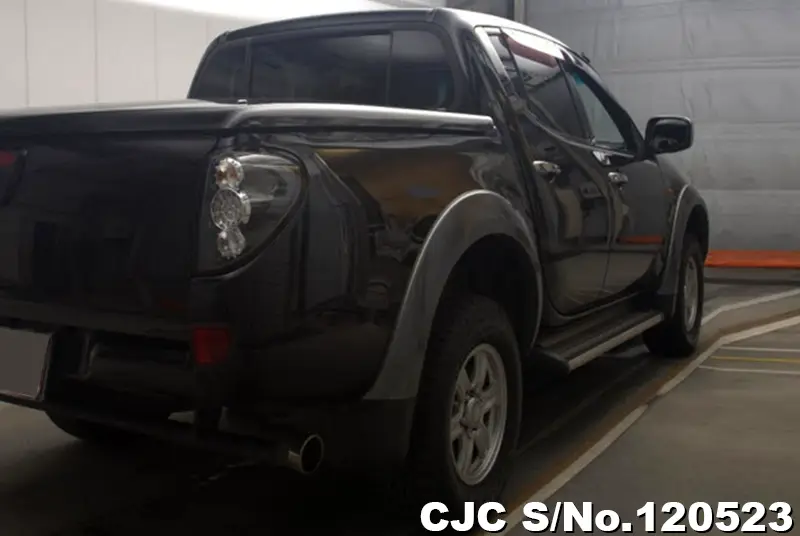 2009 Mitsubishi / Triton Stock No. 120523