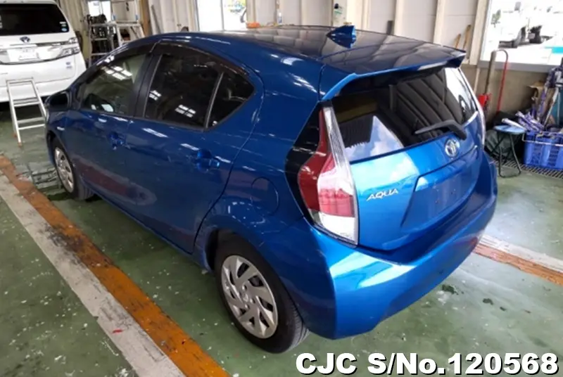 2015 Toyota / Aqua Stock No. 120568