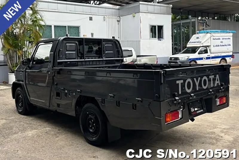 2024 Toyota / Hilux / Champ Stock No. 120591