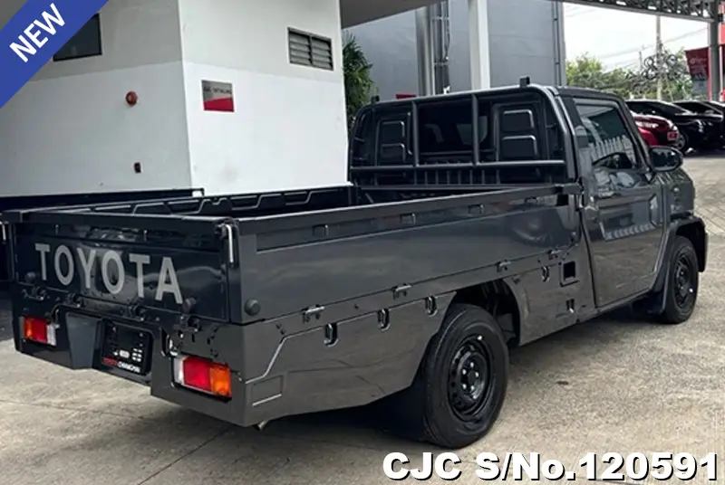 2024 Toyota / Hilux / Champ Stock No. 120591