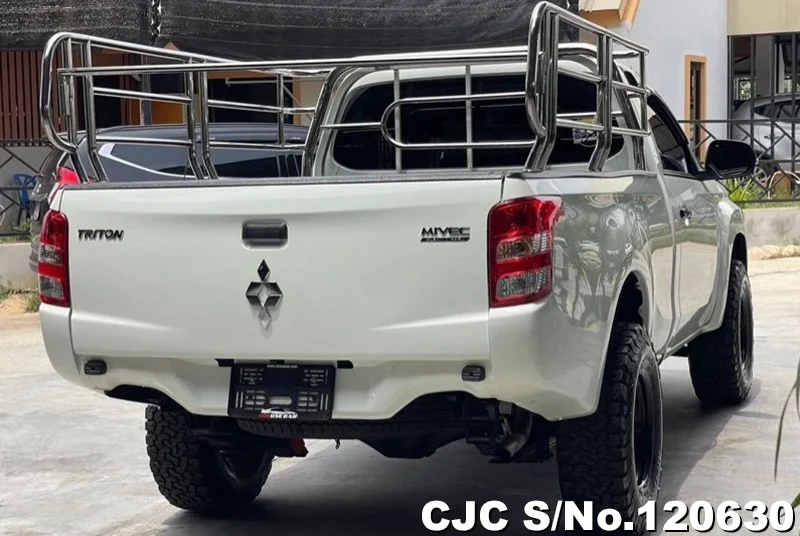 Mitsubishi Triton in White for Sale Image 2