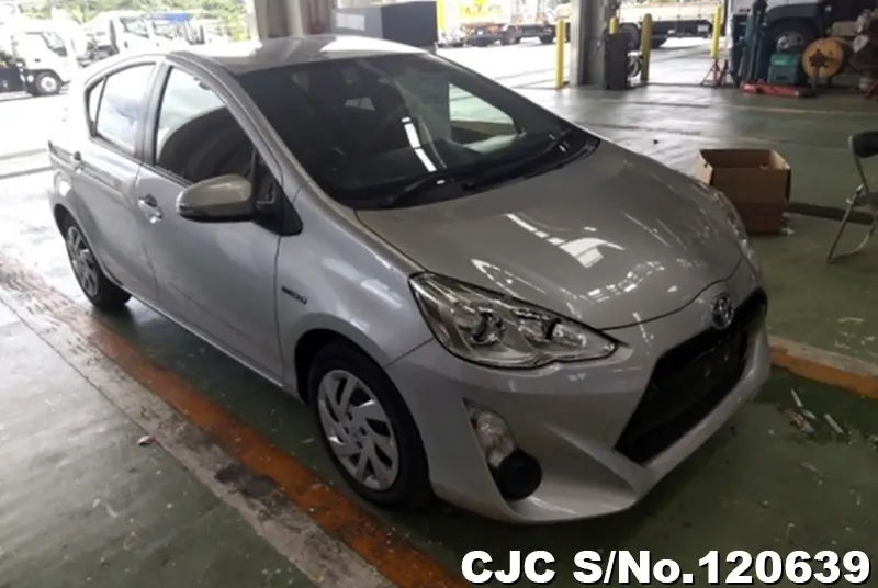 2015 Toyota / Aqua Stock No. 120639