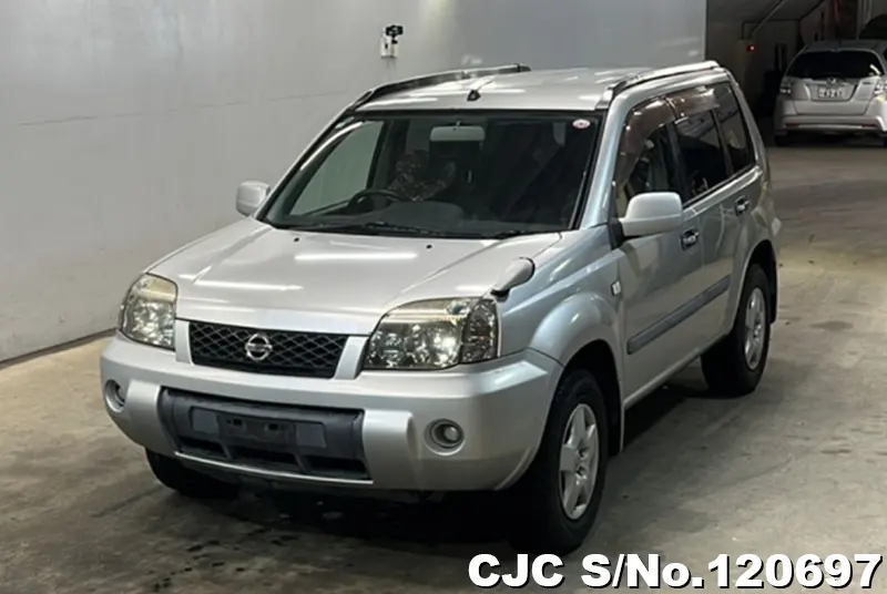 2004 Nissan / X-Trail Stock No. 120697