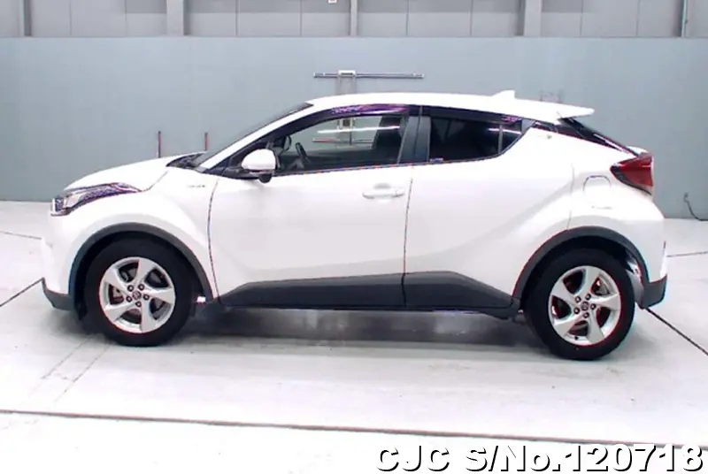 2019 Toyota / C-HR Stock No. 120718